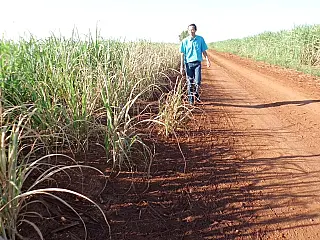 Elias Ishy homenageia Comissão Pastoral da Terra pela luta no campo
