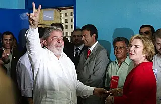 PF indicia Lula e Marisa no caso do tríplex de Guarujá