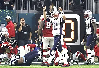 Tom Brady lidera virada histórica dos Patriots e leva o quinto Super Bowl