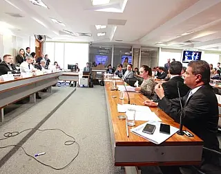 Nelsinho cobra investimentos para conclusão de creches inacabadas
