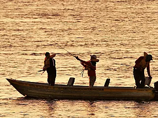 Corpo é encontrado após pescador ter sido arrastado