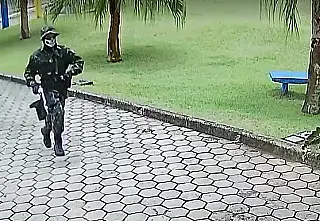 Assassino invade escola e mata aluna e professoras