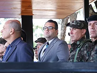Alan Guedes prestigia troca de comando no Exército
