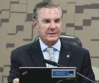 Ex-presidente Collor vai cumprir pena em casa