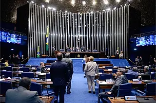 PEC que extingue coligações em 2020 é aprovada pelo Senado