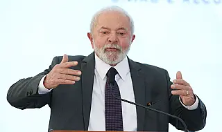 Lula adia embarque à China após apresentar pneumonia leve