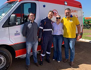 Liandra acompanha entrega de novas ambulâncias