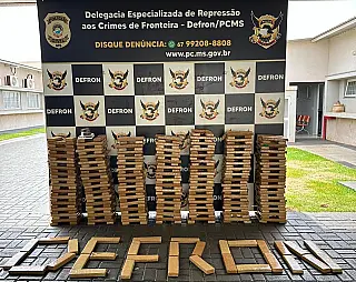 Defron apreende 375 quilos de maconha com adolescente