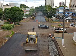 Com obras em vias urbanas, governo ajuda prefeituras a fazer entregas à população