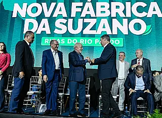 Riedel participa com Lula da entrega da fabrica da Suzano