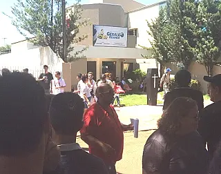 Manifestantes instalam ‘acampamento’ em escritório de Geraldo contra reforma da Previdência