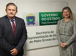 Rocha prepara pauta de Riedel com Lula