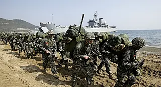 Exercícios com armas reais são realizados pela Coreia do Sul e Estados Unidos