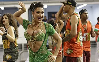 Gracyanne Barbosa viaja e não desfila pela X-9 Paulistana
