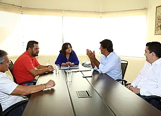Délia conversa com Mandetta sobre política e mais recursos para Dourados