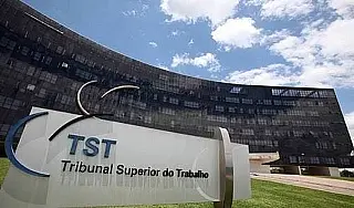 Concurso para 52 vagas no TST têm 105,3 mil inscritos