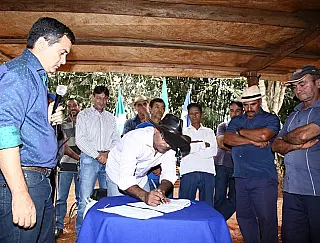 Agricultura Familiar entrega equipamentos no Assentamento Amparo