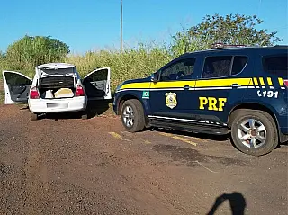 Traficante é perseguido e abandona veículo com 200 quilos de maconha