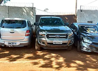 Três carros roubados em Goiás são apreendidos em Dourados