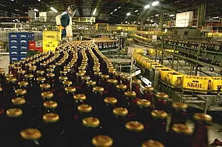 Venda de cerveja cai, mas Ambev tem alta no lucro no 3º trimestre