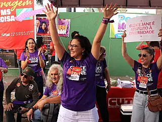 Gleice lota convenção e mostra articulação no PT