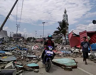 Terremoto e tsunami matam mais de 400 na Indonésia