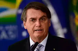 Bolsonaro é levado a SP para tratar erisipela e obstrução intestinal