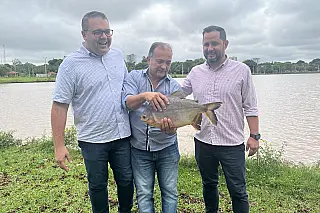 Parques de Dourados recebem mais de 3,5 toneladas de peixes para Semana Santa