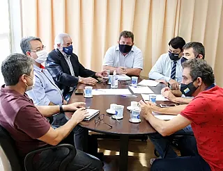 Em 'Café com o Presidente', Laudir e vereadores debatem temas de interesse do comércio