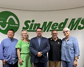 Cabral debate assédio no serviço público com sindicato