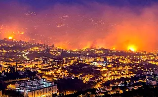 Portugal têm cerca de dois mil bombeiros combatendo incêndio que já deixou 62 mortos