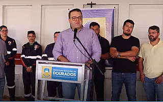 Alan Guedes assina autorização para compra de duas UTI's móveis para o Samu