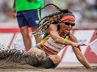 Sul-mato-grossense Silvânia Costa é bicampeã paralímpica no salto em distância