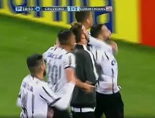 Corinthians vence Cruzeiro de virada na Copinha