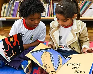 Prefeitura cadastra professor em programa de leitura