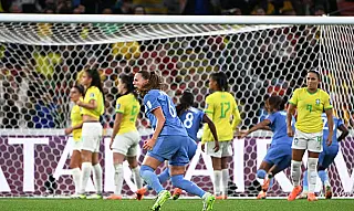 França vence Brasil e assume a ponta do grupo