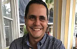 Riedel exonera irmão de secretário e troca comando da estatal