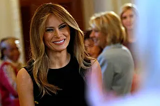 Melania Trump será indenizada por jornal britânico