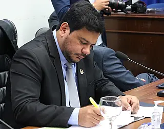 Marcelo Mourão pede apuração do Detran