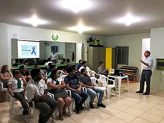 Unimed Dourados realiza palestra com o tema “Novembro Azul” para colaboradores