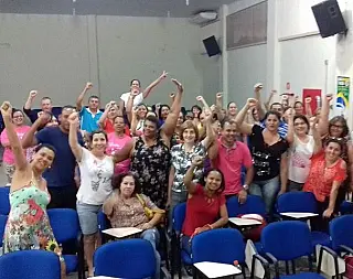 Prefeita Délia enfrenta primeiro manifesto