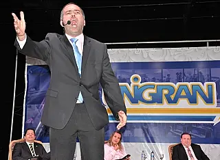 Semana Jurídica da Unigran começa com defesa do poliamor