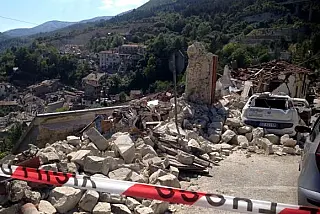 Itália confirma 120 mortos em terremoto da madrugada