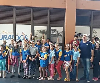 Vereador Olavo organiza visita de alunos a pontos turísticos de Dourados