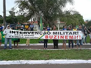 Manifestantes protestam em apoio às investigações da Lava Jato