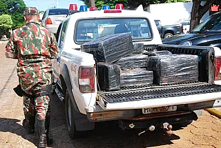 Polícia apreende maconha em meio a ação de combate a pesca ilegal