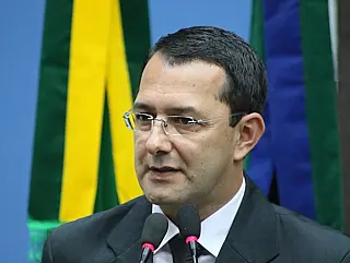 Cirilo pede pela manutenção dos banheiros da Praça Paraguaia