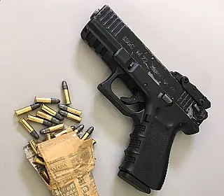 Jovem de Brasilândia é preso com pistola calibre 22 com mira laser