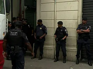 Operação combate pirataria e falsificação em shopping paulista