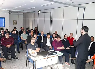 Vereadores conhecem programa de robótica